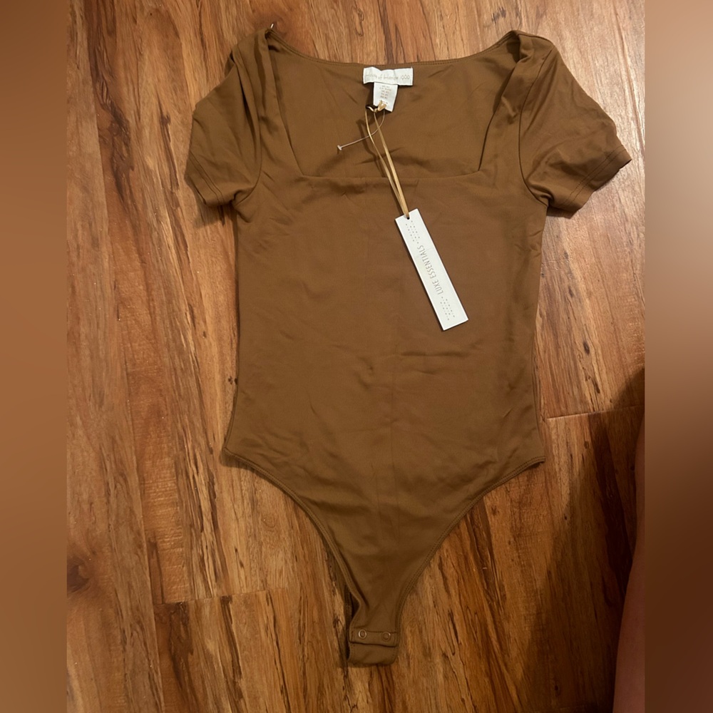 NWT House of Harlow square neck bodysuit